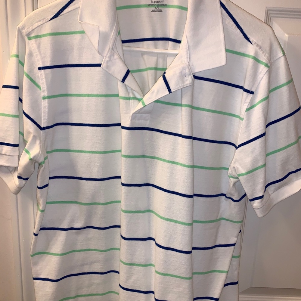 BUNDLE OF 5 SHORT SLEEVE POLOS. Size LARGE
